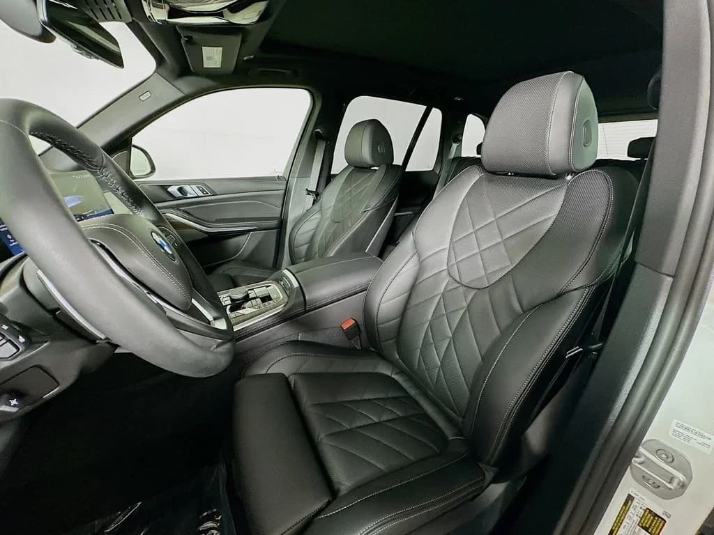 BMW X5 xDrive40i Sports Activity Vehicle 2026 — side view