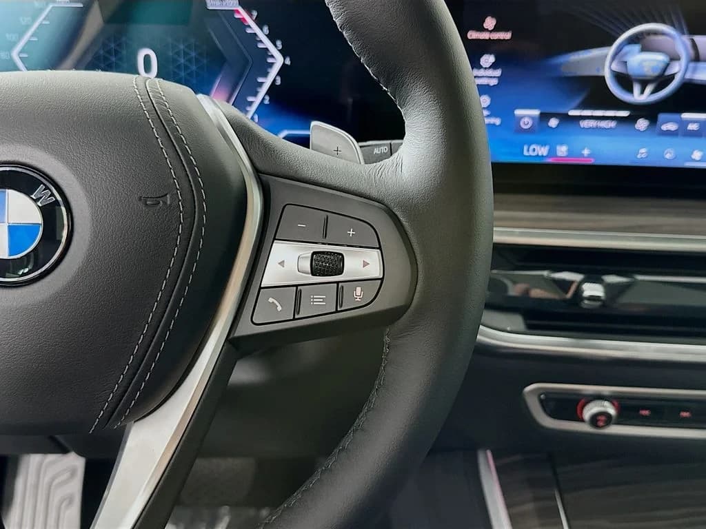 BMW X5 xDrive40i Sports Activity Vehicle 2026 — side view