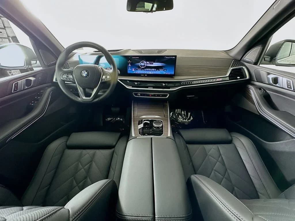 BMW X5 xDrive40i Sports Activity Vehicle 2026 — side view