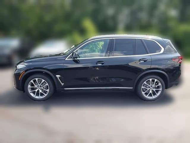 BMW X5 xDrive40i Sports Activity Vehicle 2026 — side view