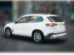 BMW X5 xDrive40i Sports Activity Vehicle 2026 — side view