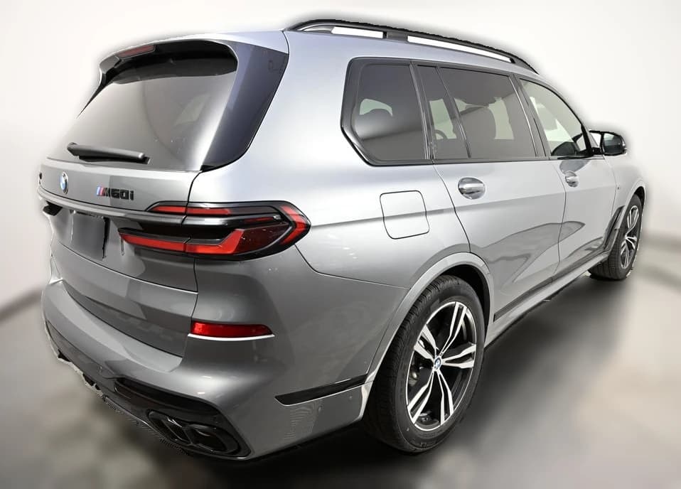 BMW X7 M60i Sports Activity Vehicle 2027 — side view