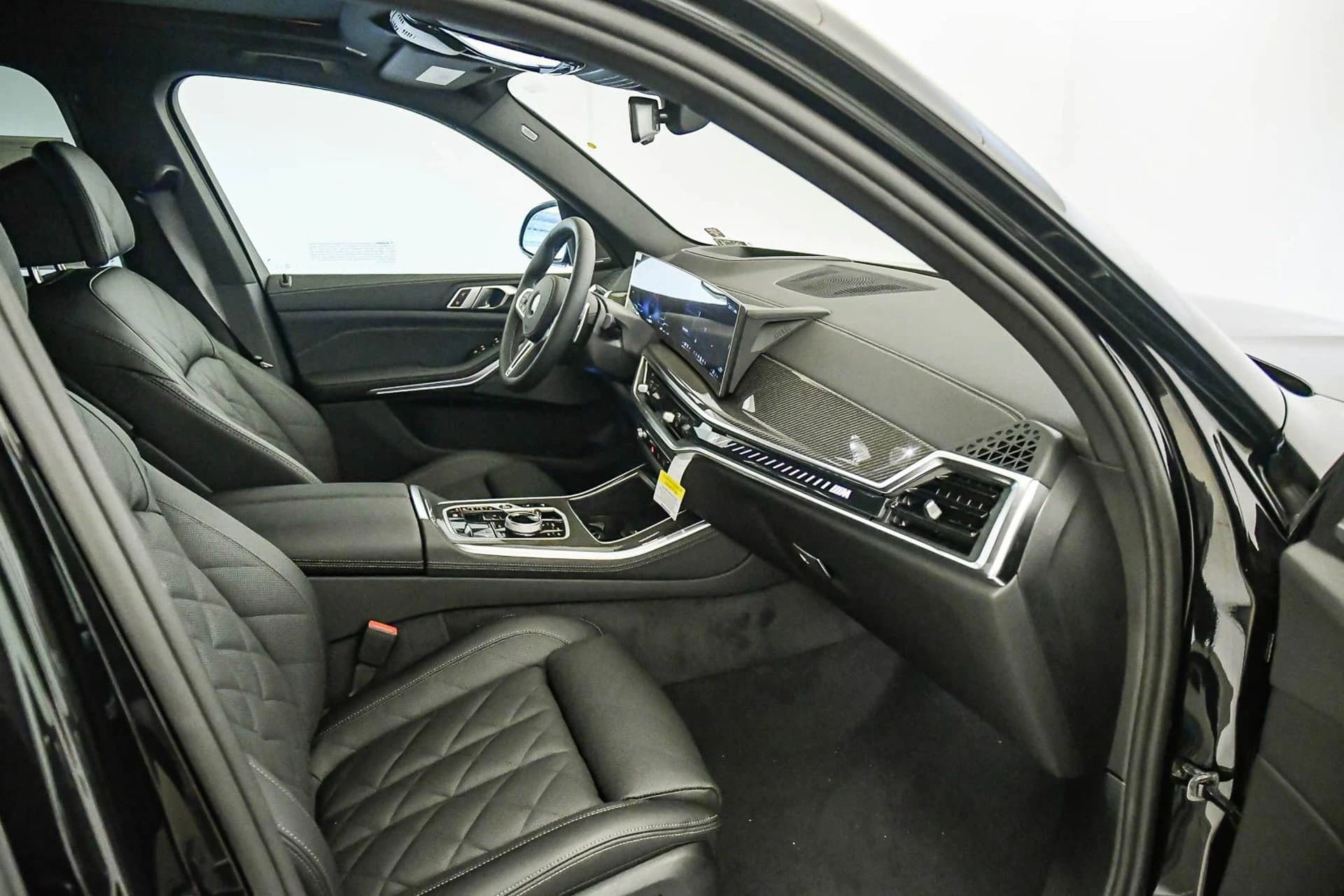 BMW X5 M60i Sports Activity Vehicle 2026 — side view