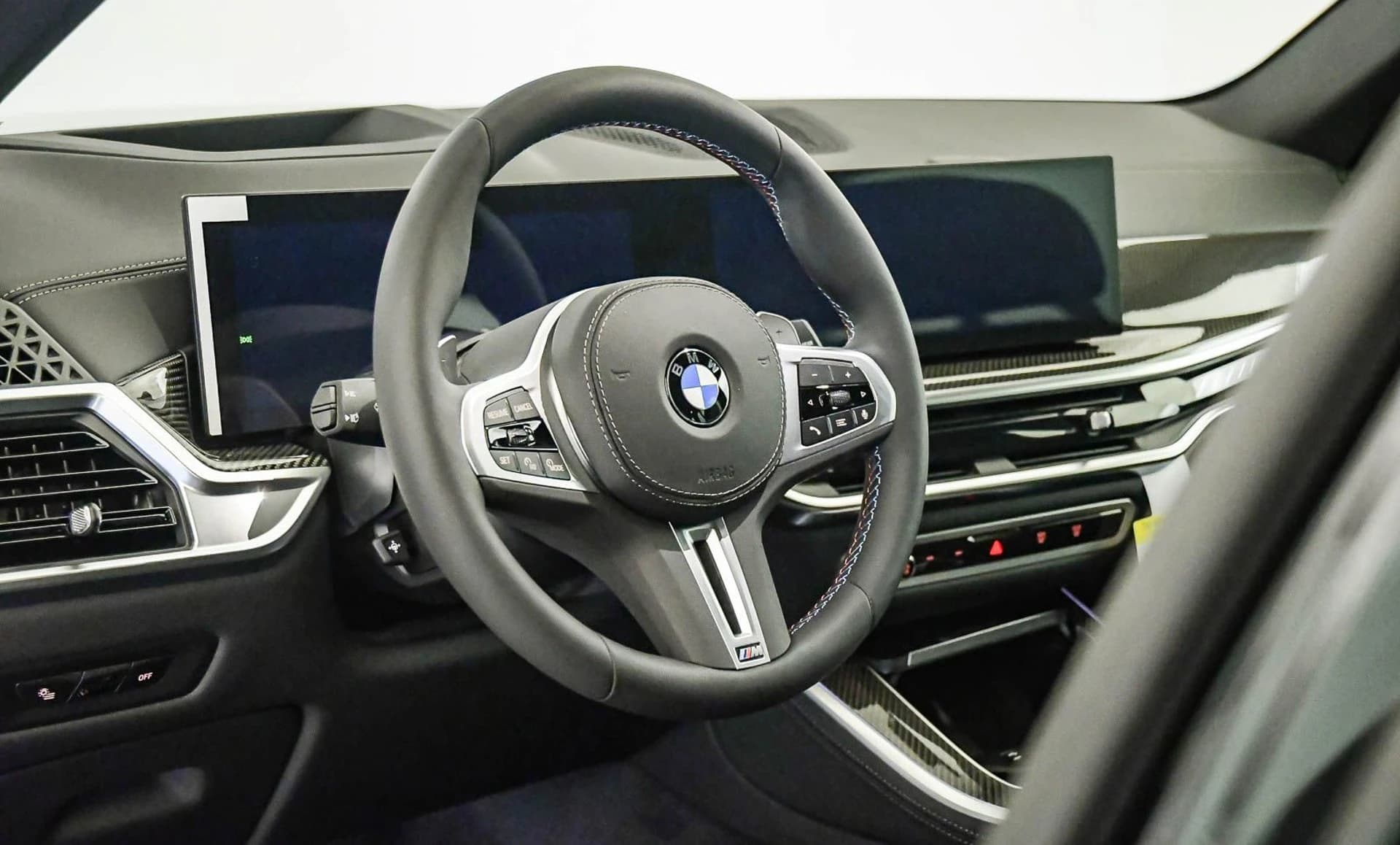 BMW X5 M60i Sports Activity Vehicle 2026 — side view