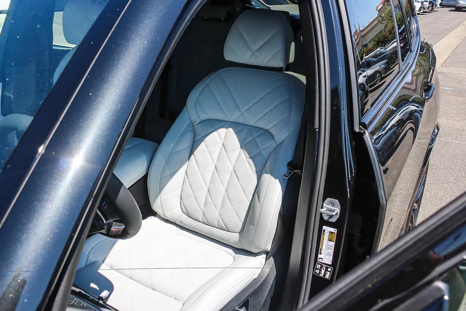 BMW X5 M60i Sports Activity Vehicle 2026 — side view