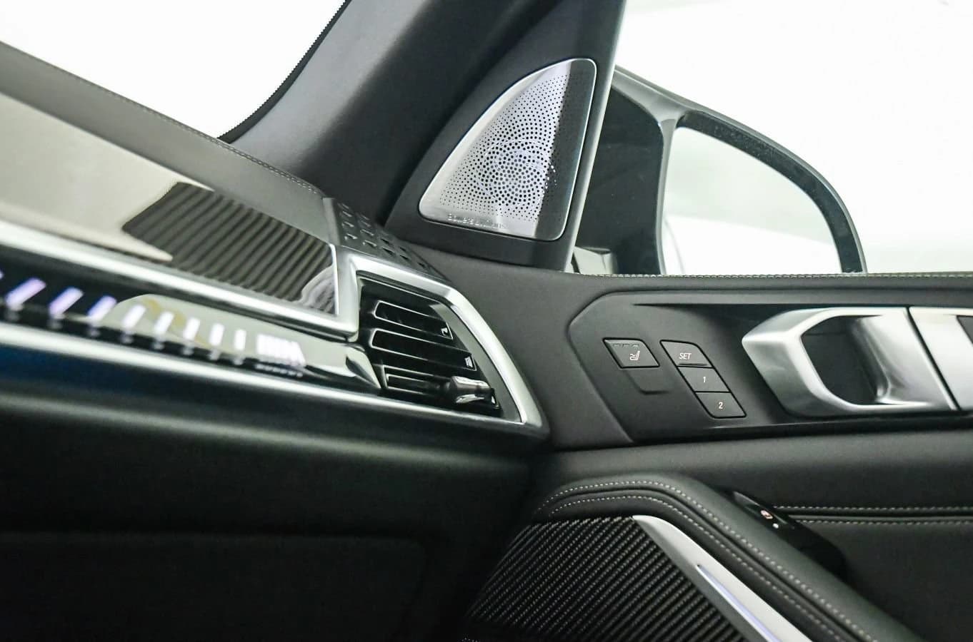 BMW X5 M60i Sports Activity Vehicle 2026 — side view