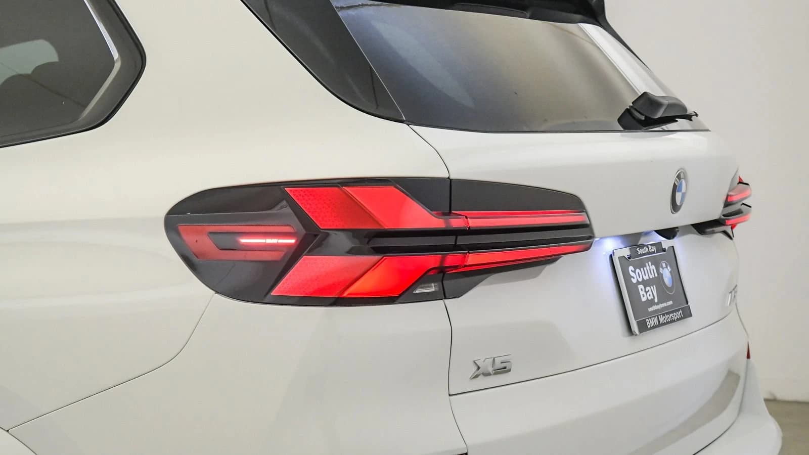 BMW X5 M60i Sports Activity Vehicle 2026 — side view