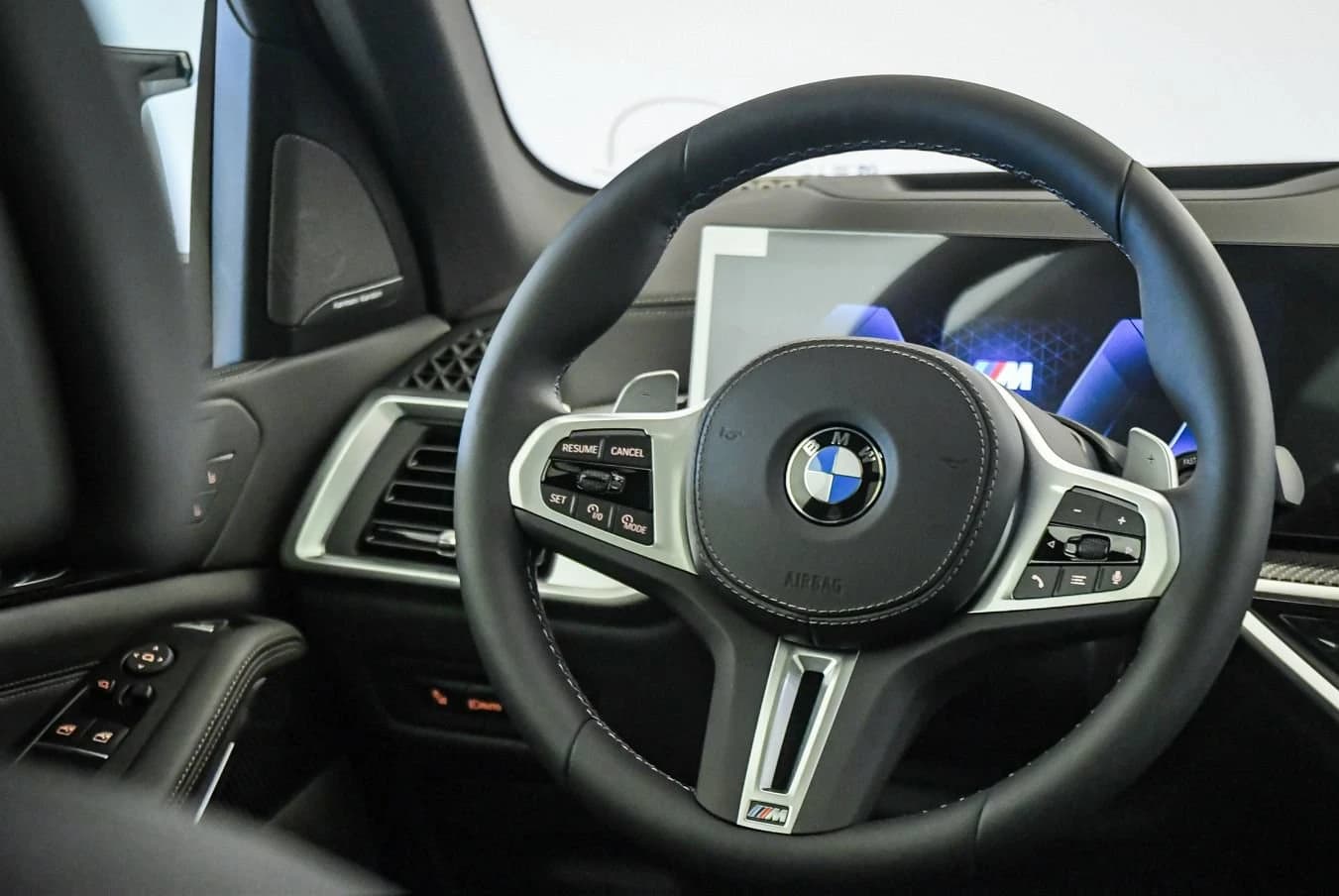 BMW X5 M60i Sports Activity Vehicle 2026 — side view