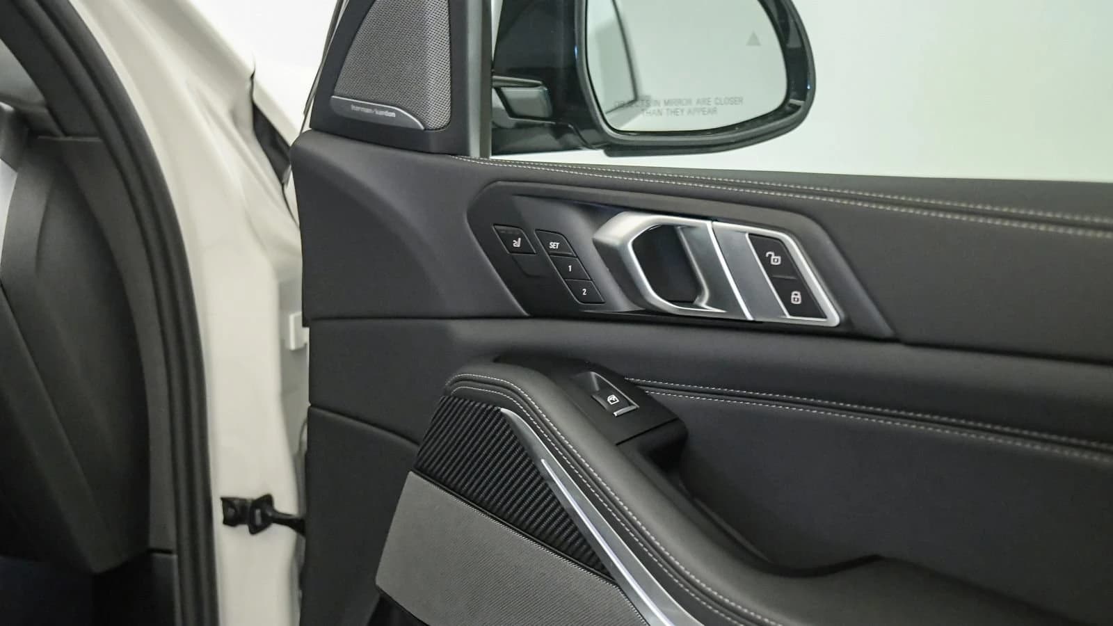 BMW X5 M60i Sports Activity Vehicle 2026 — side view