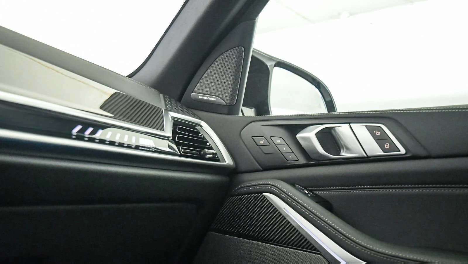 BMW X5 M60i Sports Activity Vehicle 2026 — side view