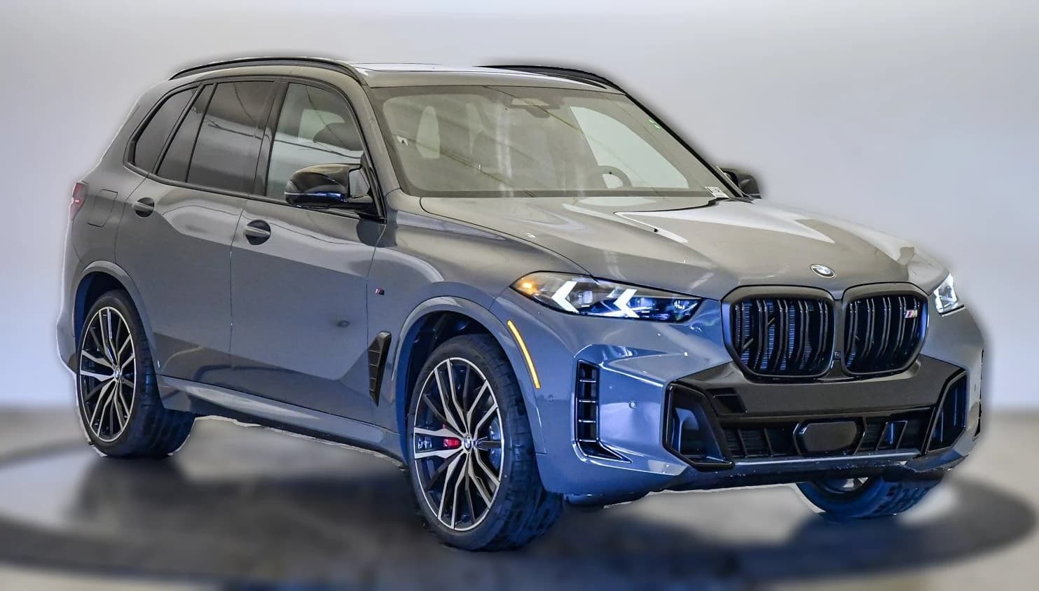 BMW X5 M60i Sports Activity Vehicle 2026 — side view