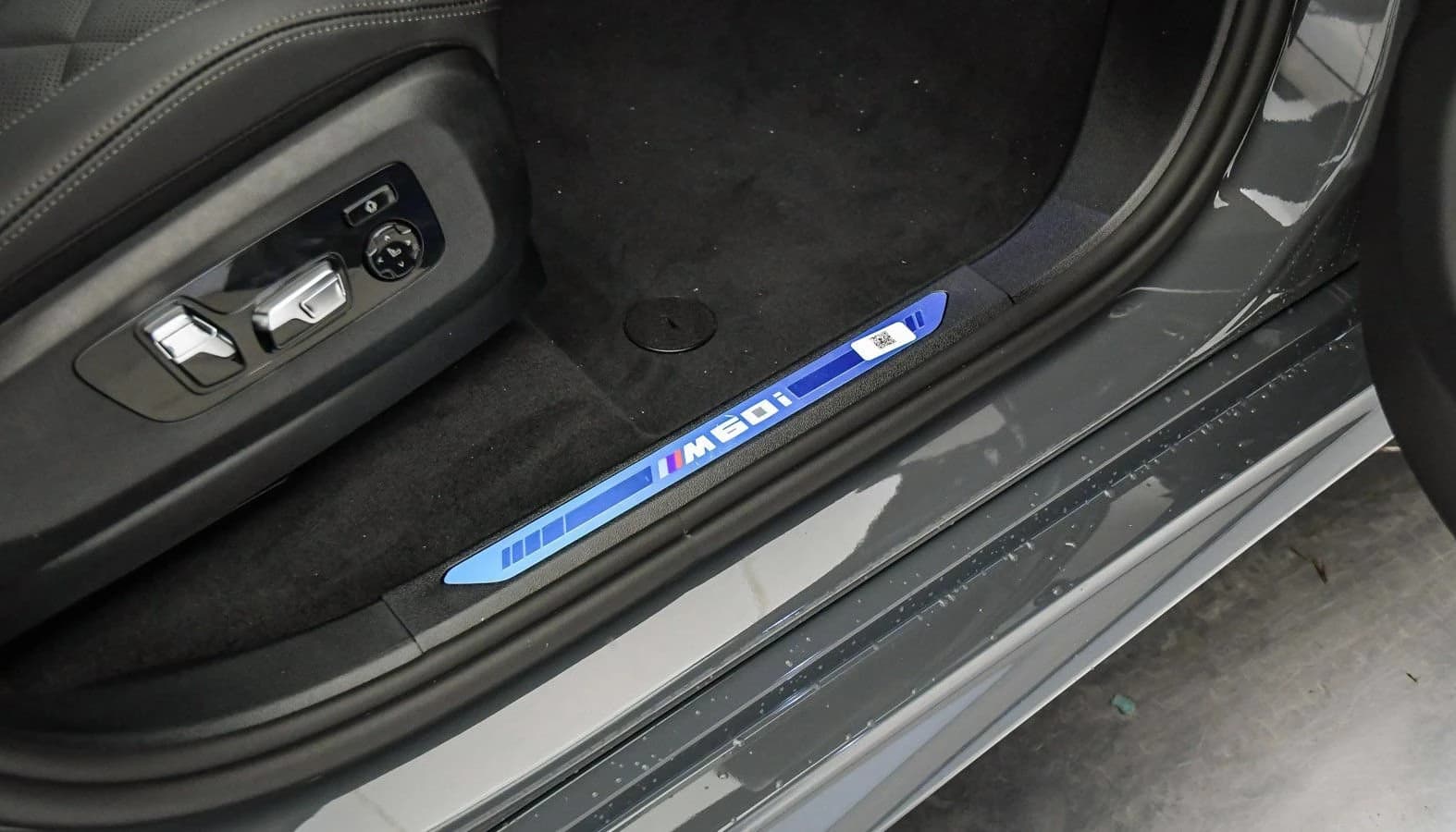 BMW X5 M60i Sports Activity Vehicle 2026 — side view