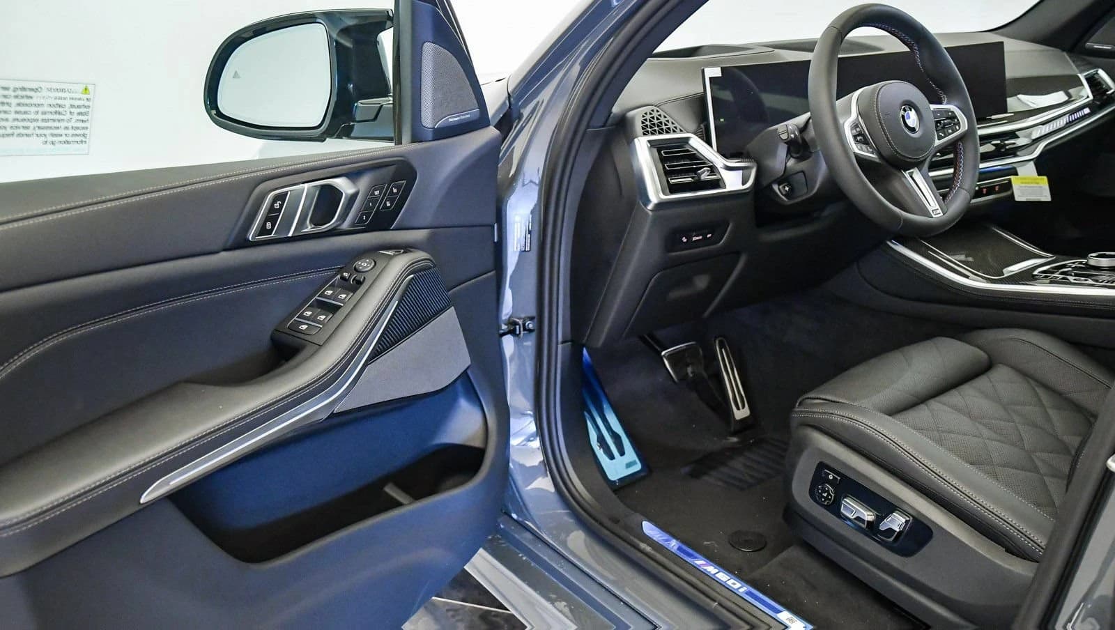 BMW X5 M60i Sports Activity Vehicle 2026 — side view
