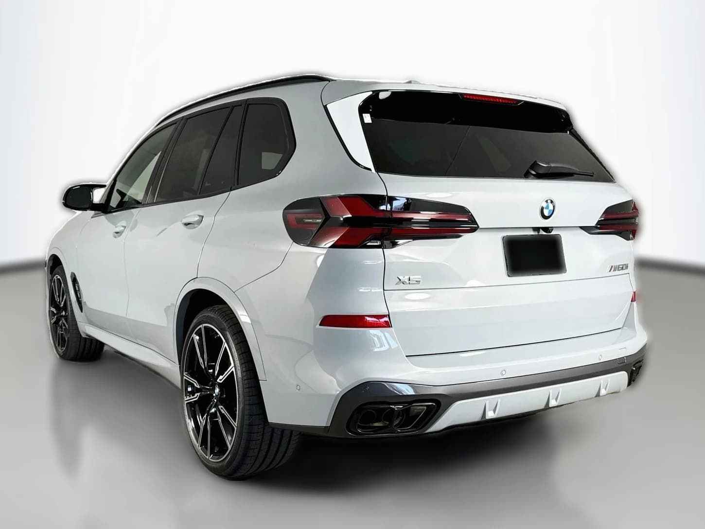 BMW X5 M60i Sports Activity Vehicle 2026 — side view