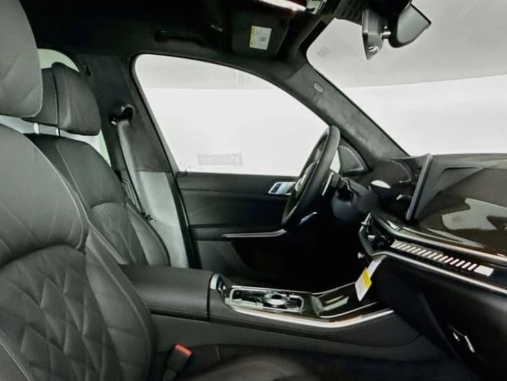 BMW X5 M60i Sports Activity Vehicle 2026 — side view