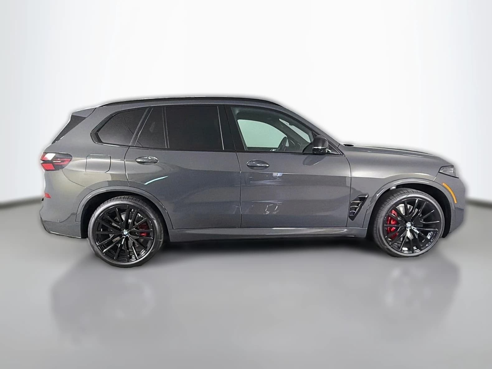 BMW X5 M60i Sports Activity Vehicle 2026 — side view