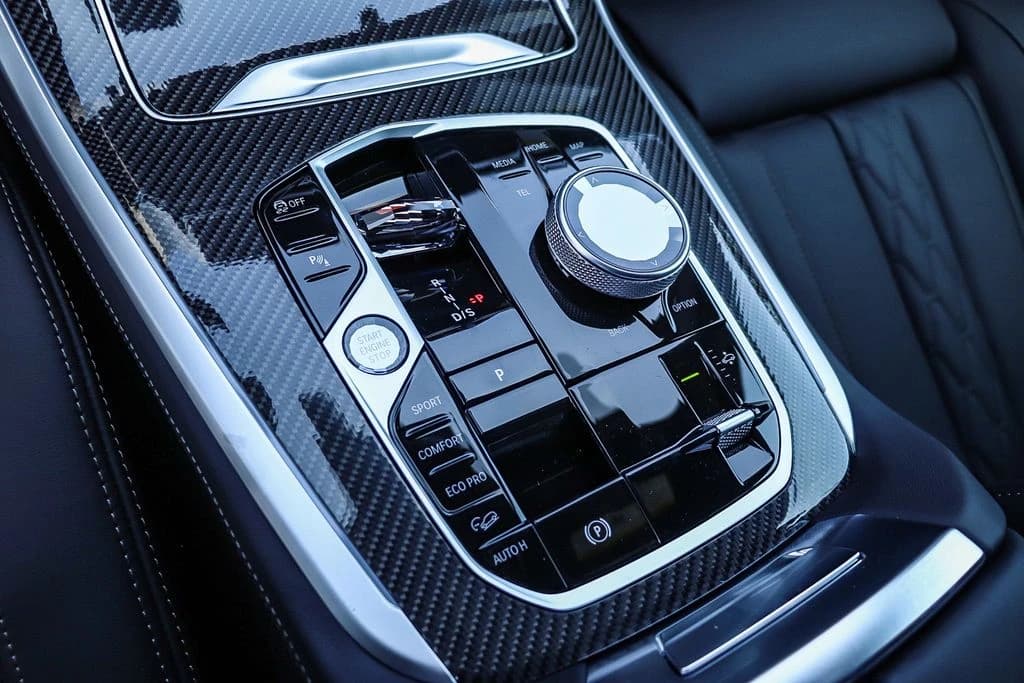 BMW X5 M60i Sports Activity Vehicle 2026 — side view