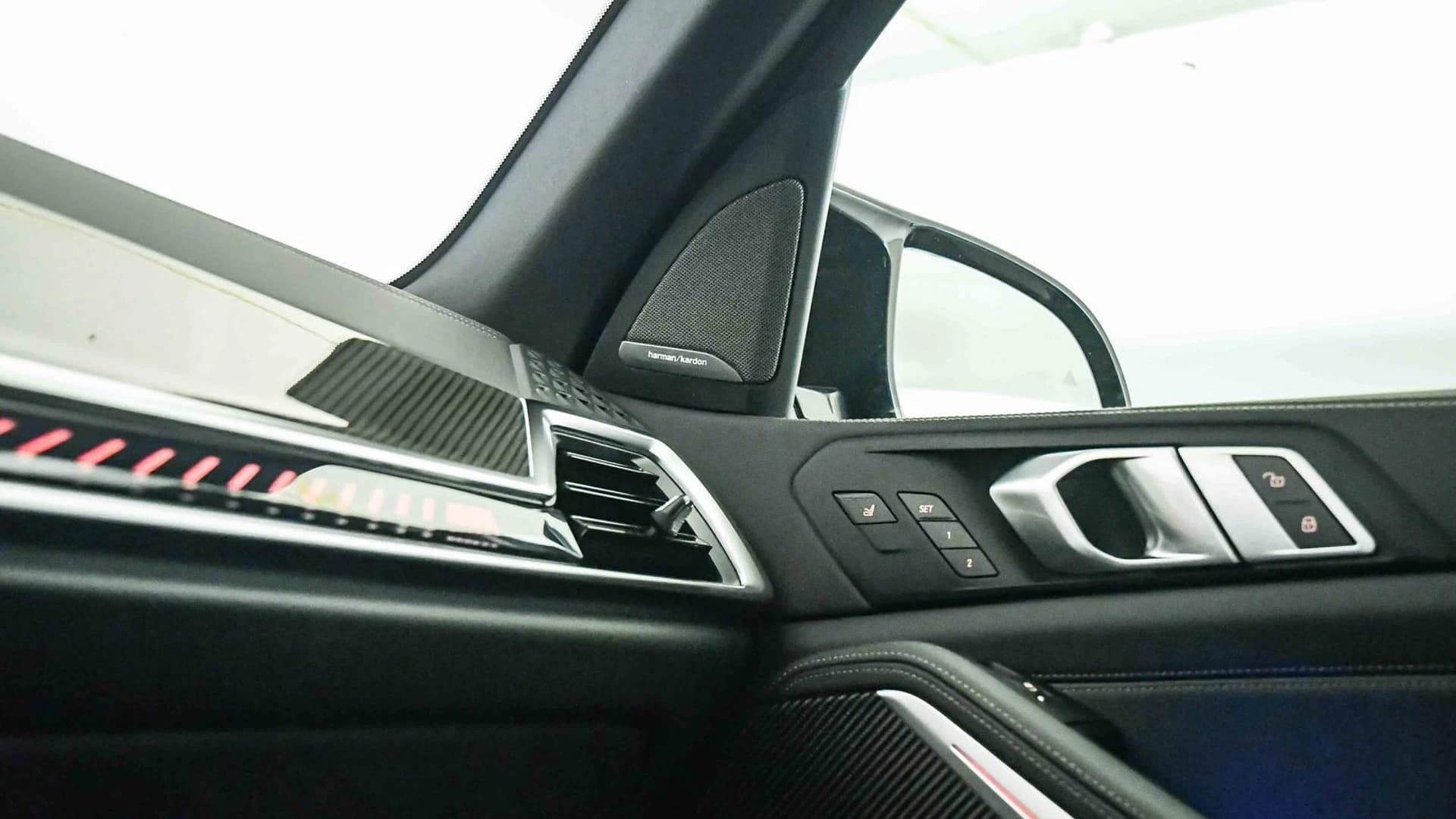 BMW X5 M60i Sports Activity Vehicle 2026 — side view