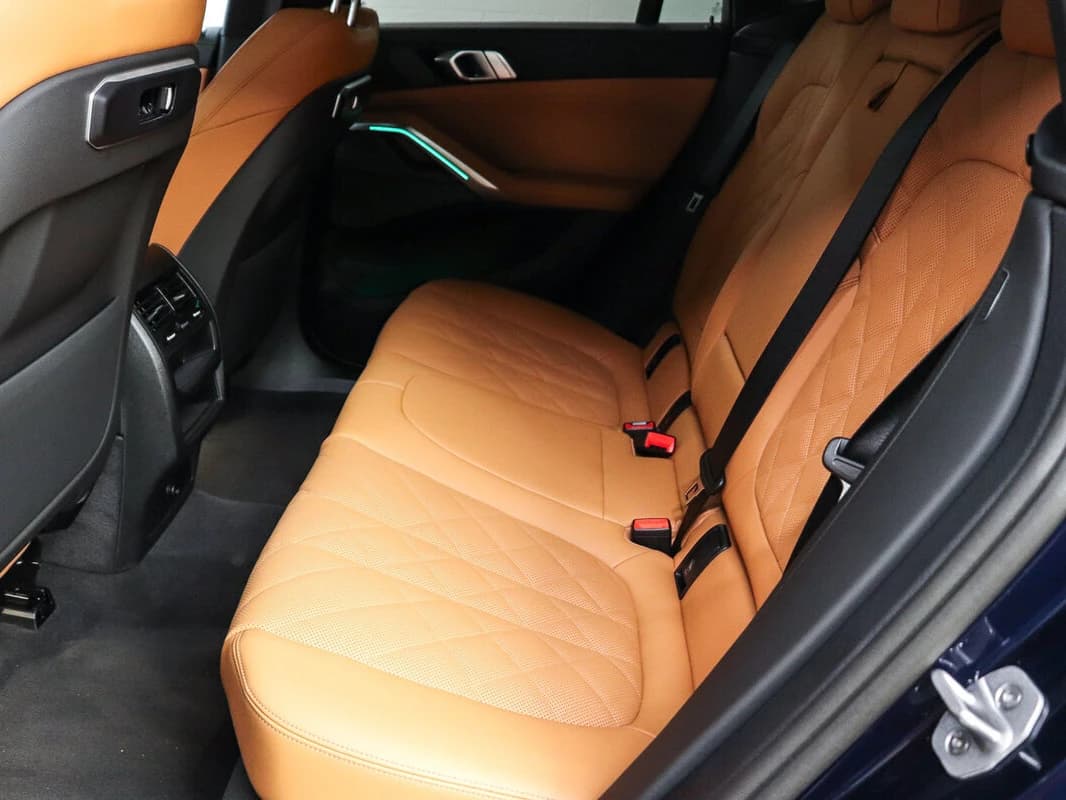 BMW X6 xDrive40i Sports Activity Coupe 2027 — side view