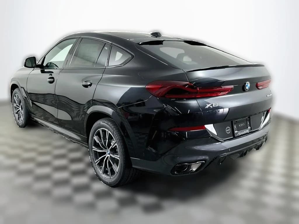 BMW X6 xDrive40i Sports Activity Coupe 2027 — side view