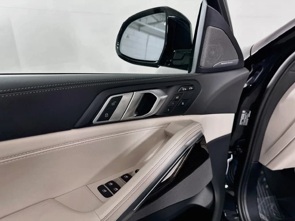 BMW X6 xDrive40i Sports Activity Coupe 2027 — side view