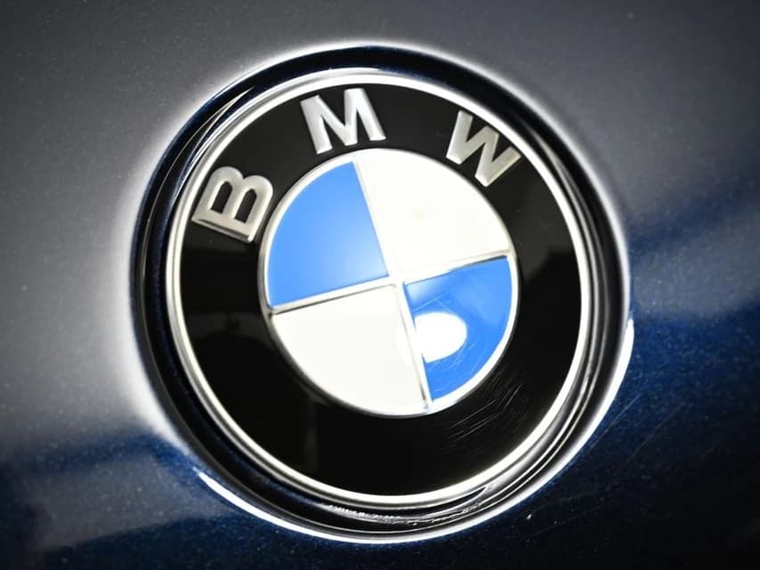 BMW X6 xDrive40i Sports Activity Coupe 2027 — side view