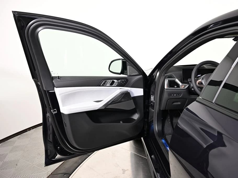 BMW X6 xDrive40i Sports Activity Coupe 2027 — side view