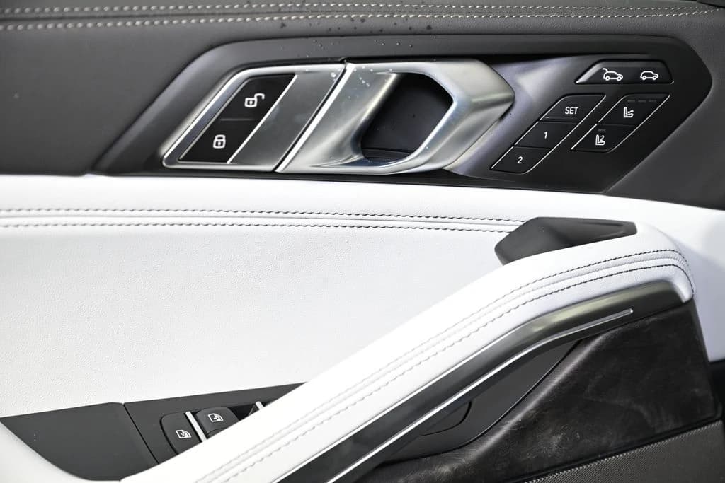 BMW X6 xDrive40i Sports Activity Coupe 2027 — side view