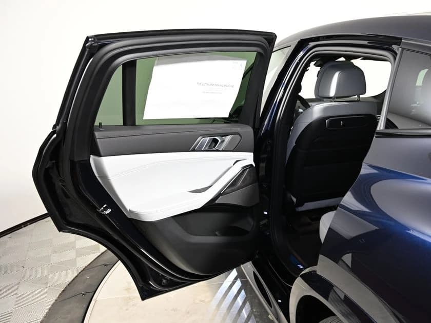 BMW X6 xDrive40i Sports Activity Coupe 2027 — side view