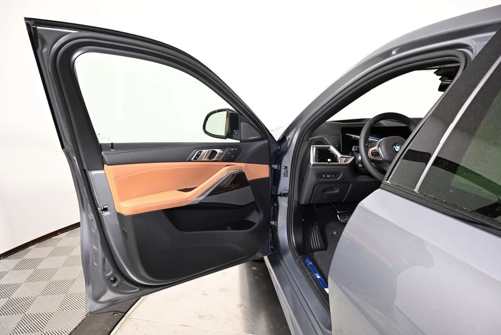 BMW X6 xDrive40i Sports Activity Coupe 2027 — side view
