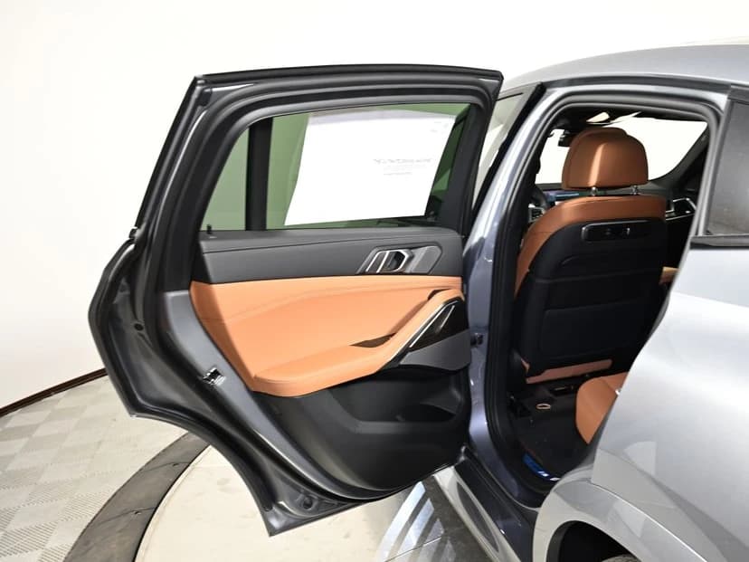BMW X6 xDrive40i Sports Activity Coupe 2027 — side view