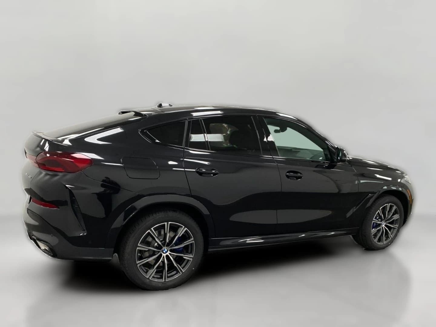 BMW X6 xDrive40i Sports Activity Coupe 2027 — side view