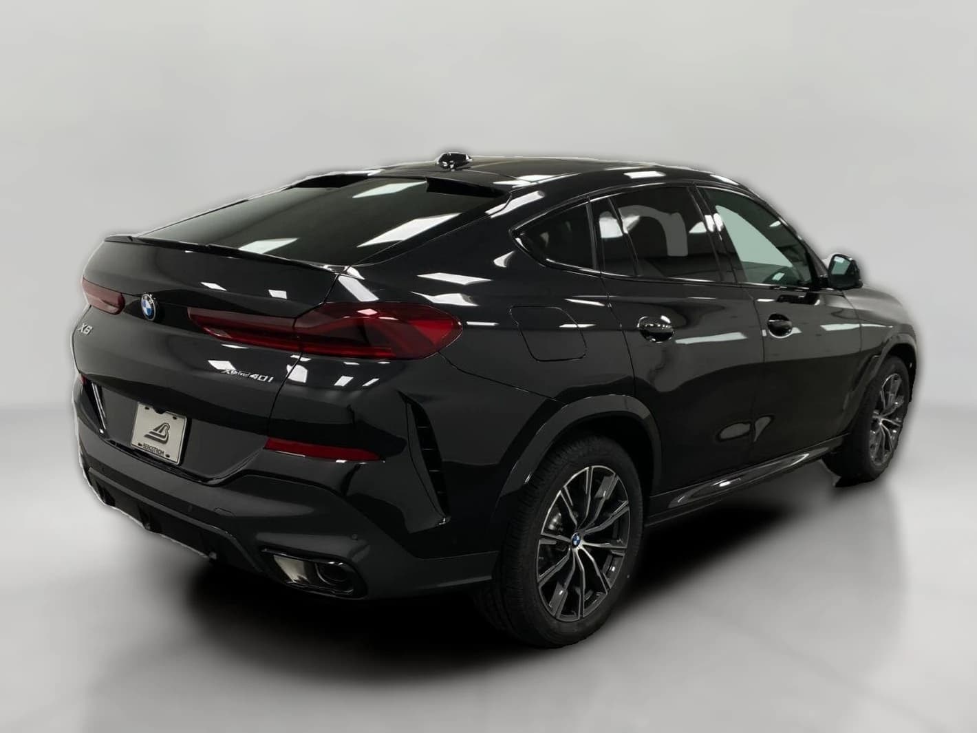 BMW X6 xDrive40i Sports Activity Coupe 2027 — side view