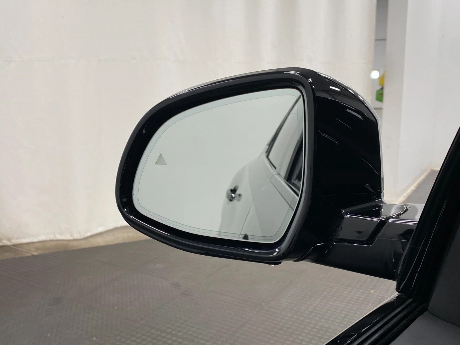 BMW X6 xDrive40i Sports Activity Coupe 2027 — side view