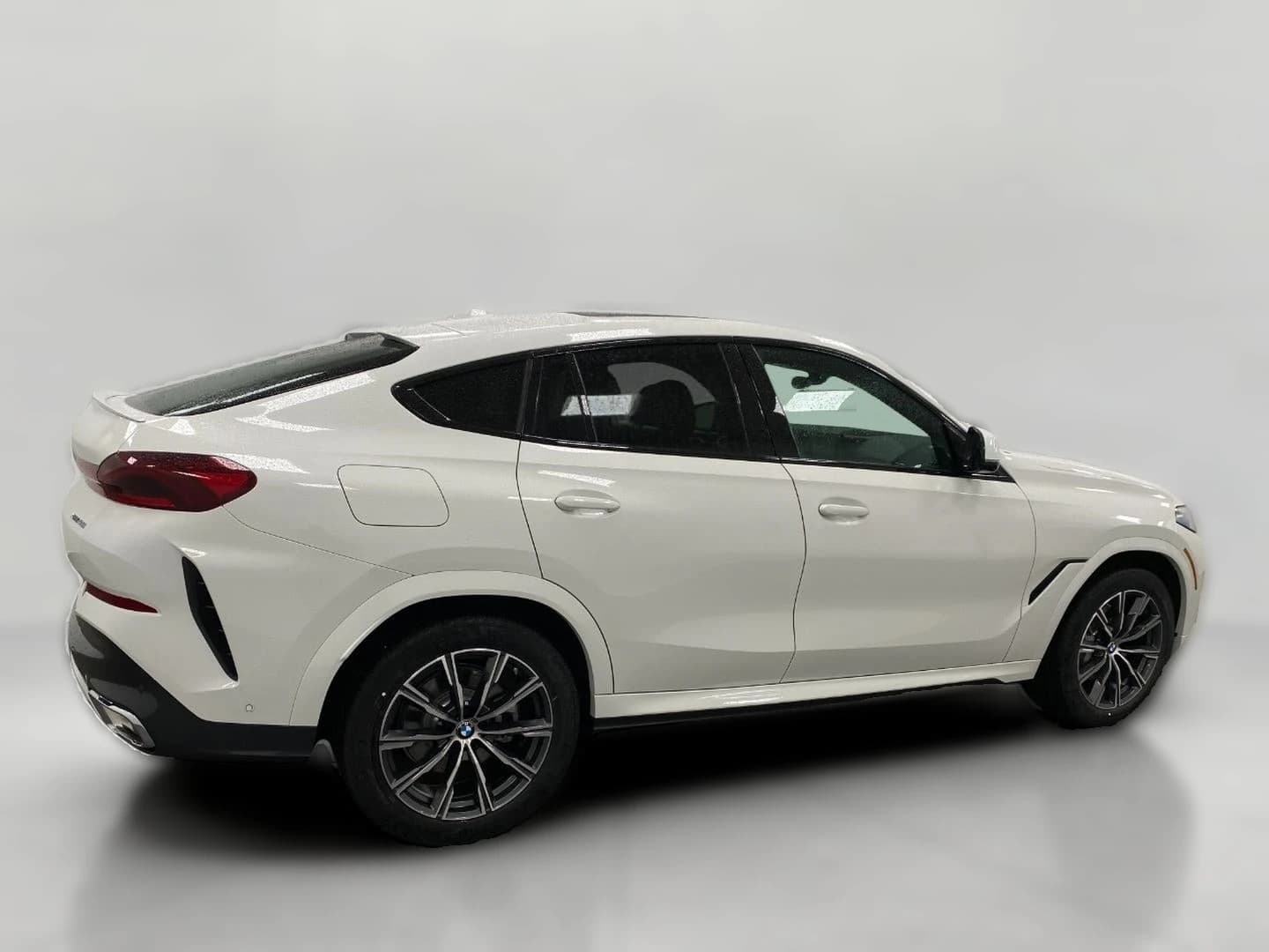 BMW X6 xDrive40i Sports Activity Coupe 2026 — side view