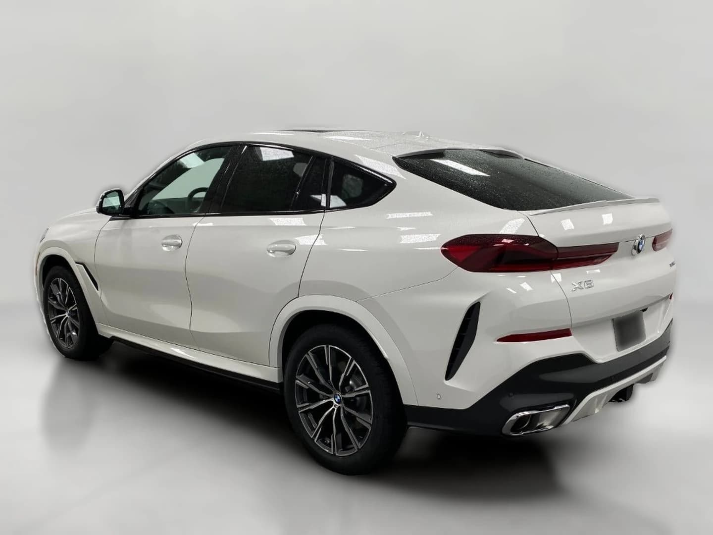 BMW X6 xDrive40i Sports Activity Coupe 2026 — side view