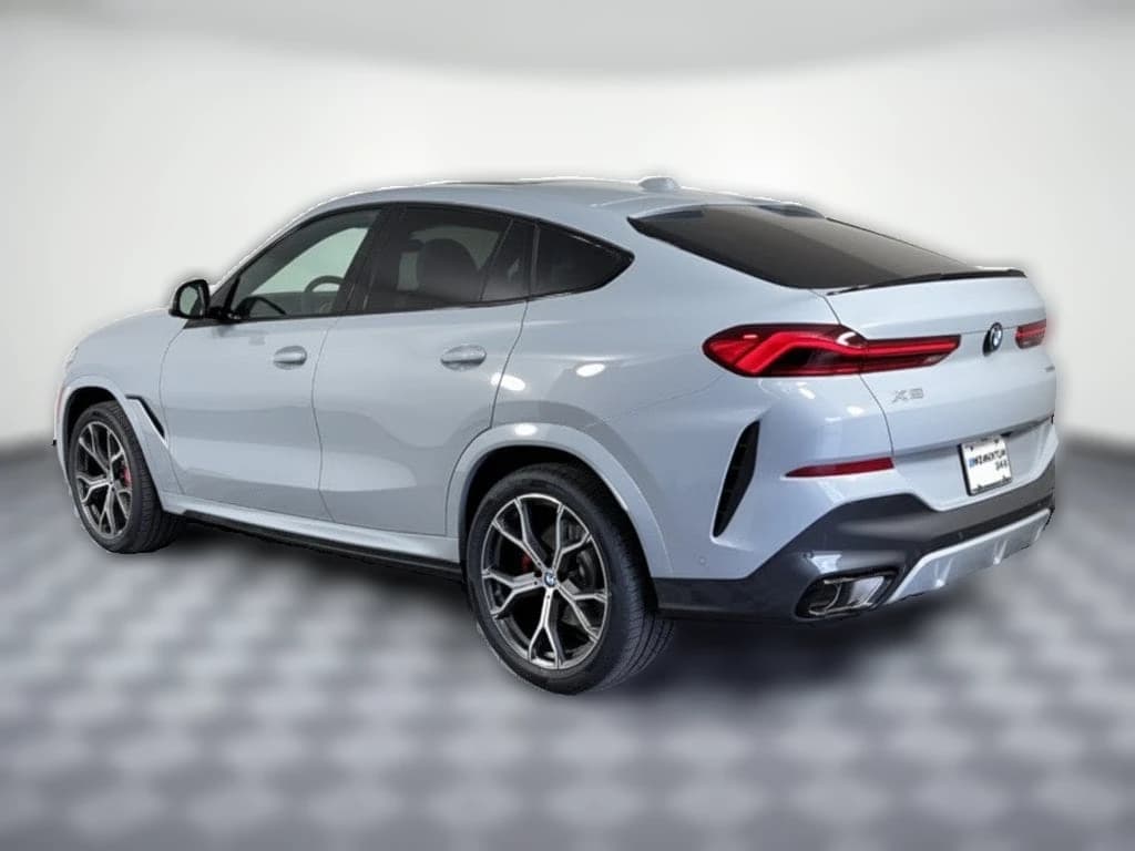 BMW X6 xDrive40i Sports Activity Coupe 2027 — side view