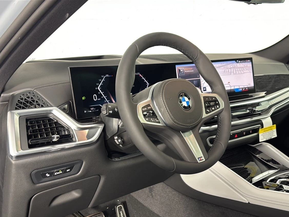 BMW X6 xDrive40i Sports Activity Coupe 2027 — side view