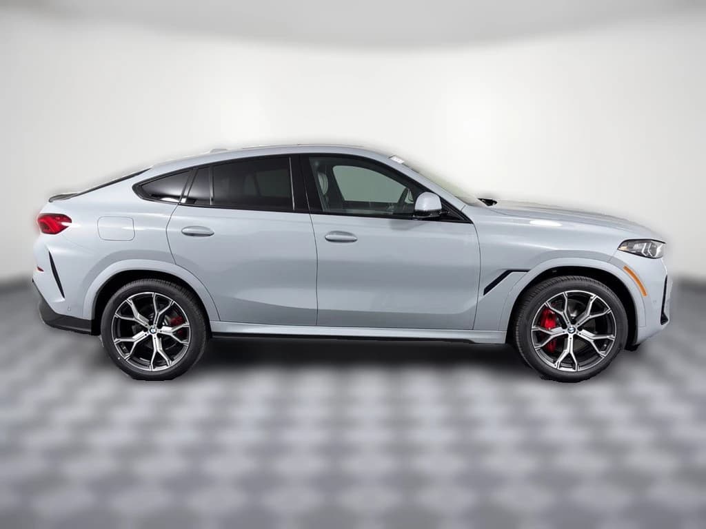 BMW X6 xDrive40i Sports Activity Coupe 2027 — side view
