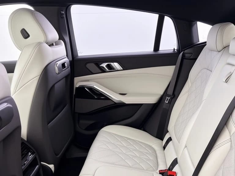 BMW X6 xDrive40i Sports Activity Coupe 2027 — side view