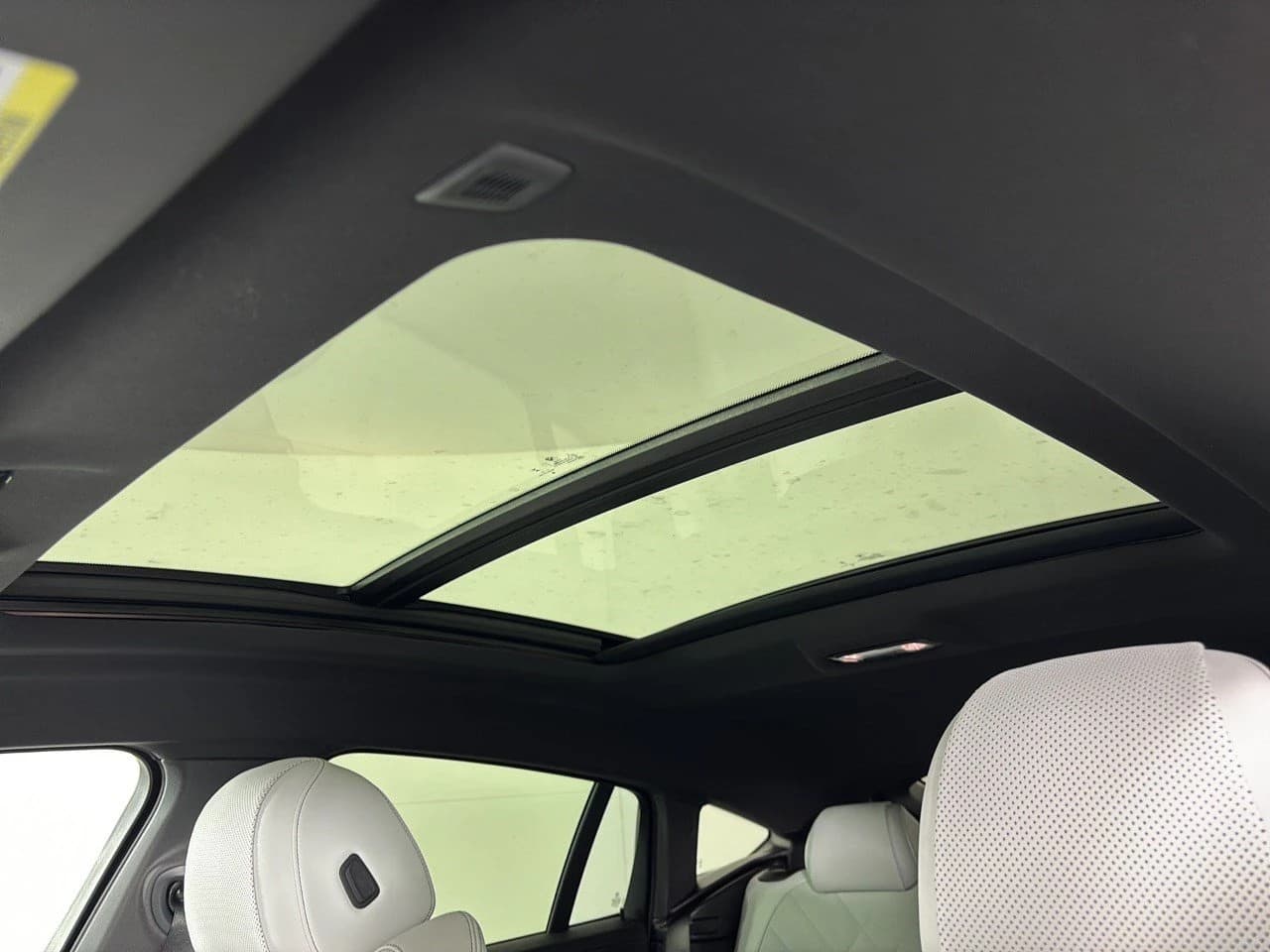 BMW X6 xDrive40i Sports Activity Coupe 2027 — side view