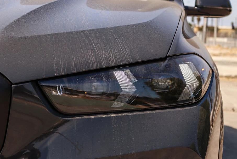 BMW X5 xDrive50e Plug-In Hybrid 2026 — side view