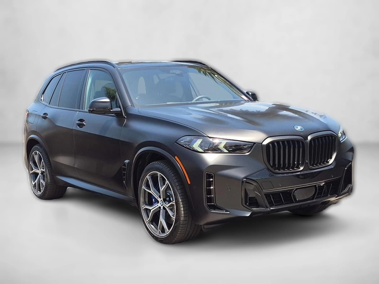 BMW X5 xDrive50e Plug-In Hybrid 2026 — side view
