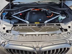 BMW X5 xDrive50e Plug-In Hybrid 2026 — side view