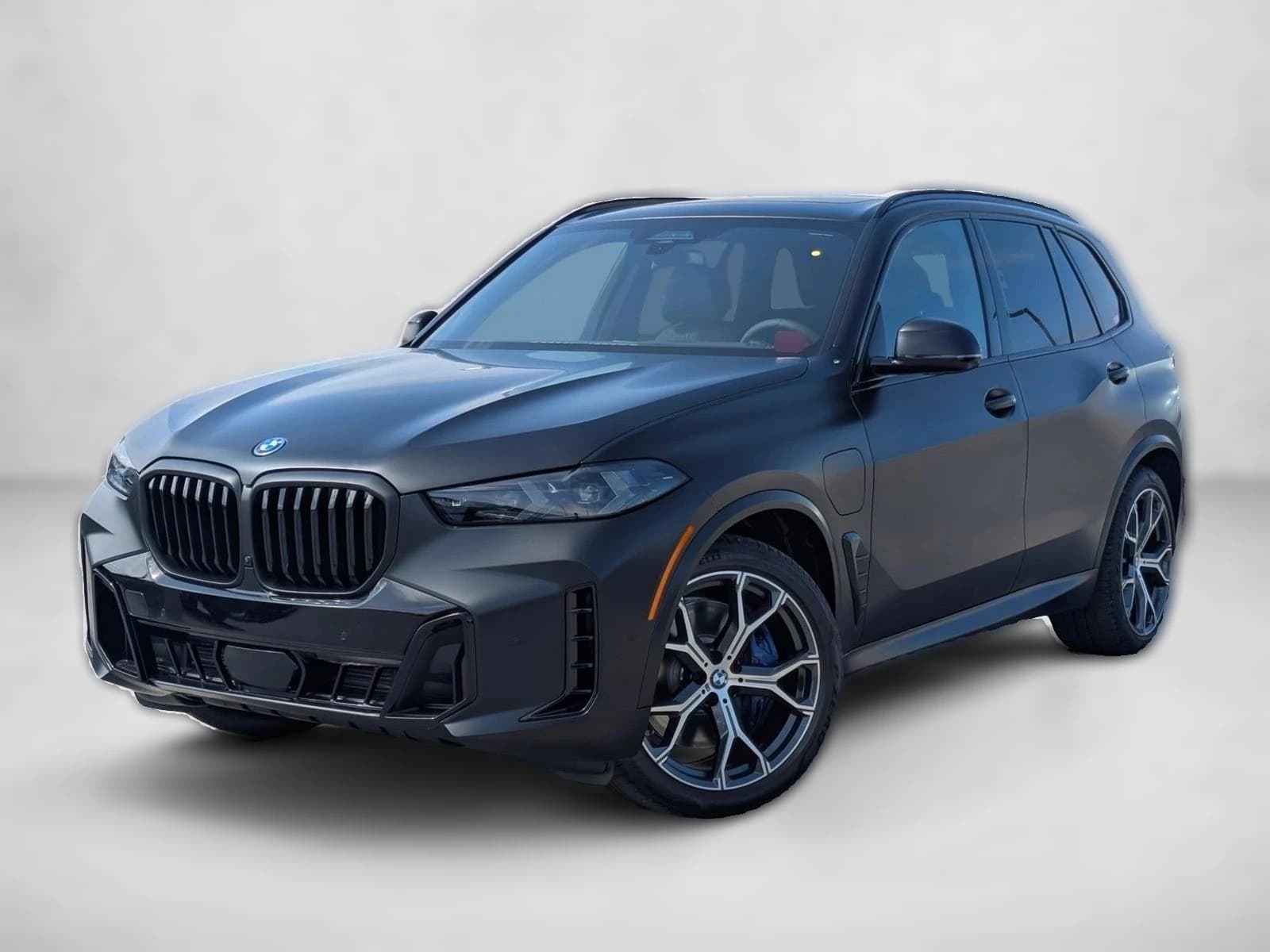 BMW X5 xDrive50e Plug-In Hybrid 2026 — side view