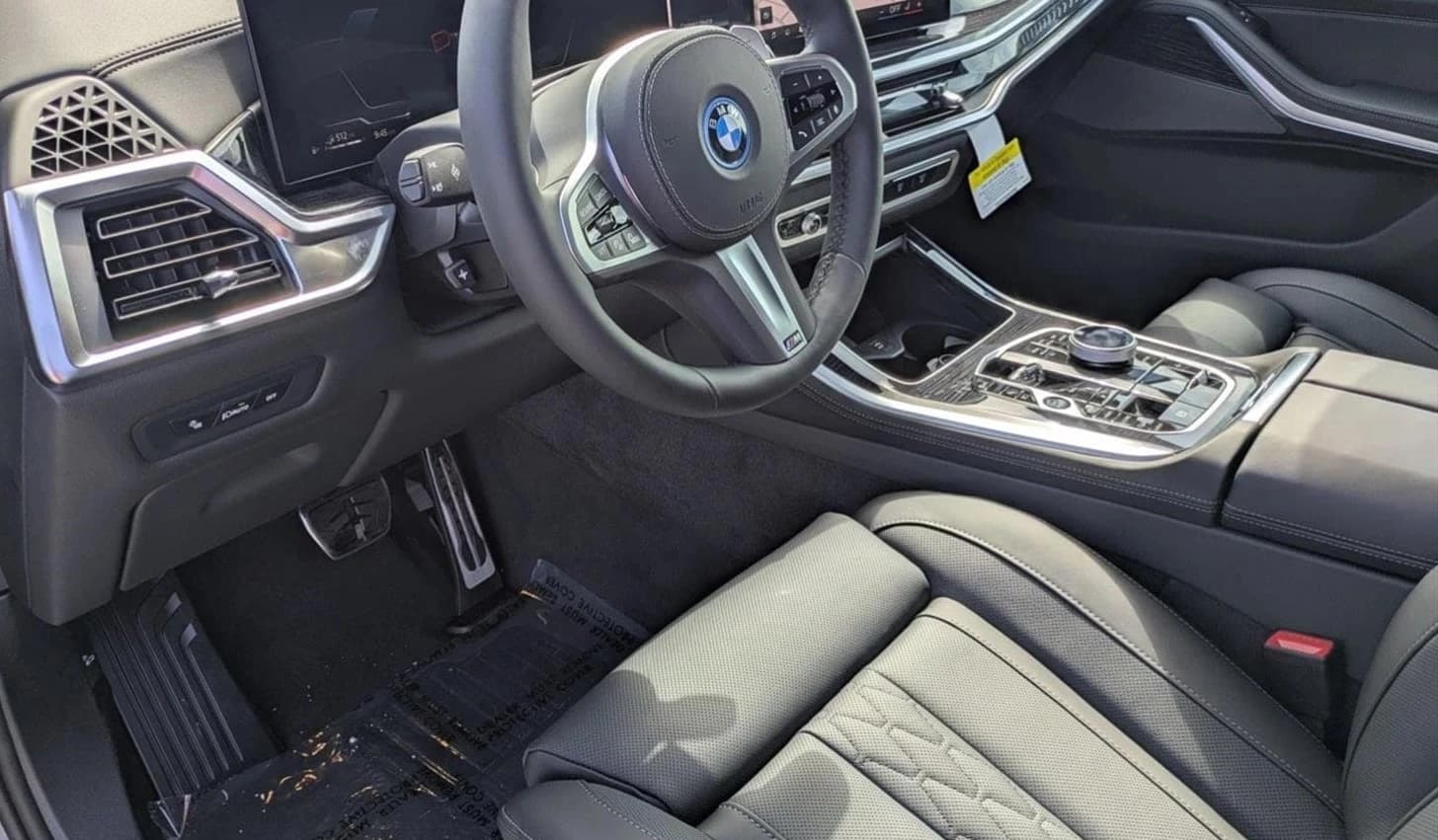 BMW X5 xDrive50e Plug-In Hybrid 2026 — side view