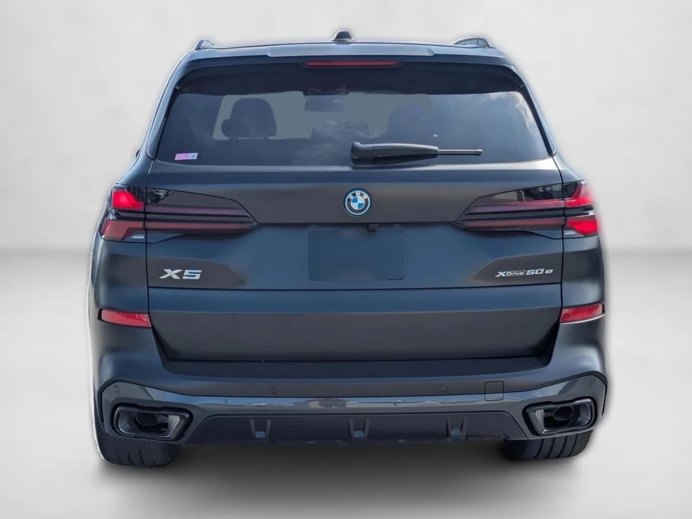 BMW X5 xDrive50e Plug-In Hybrid 2026 — side view