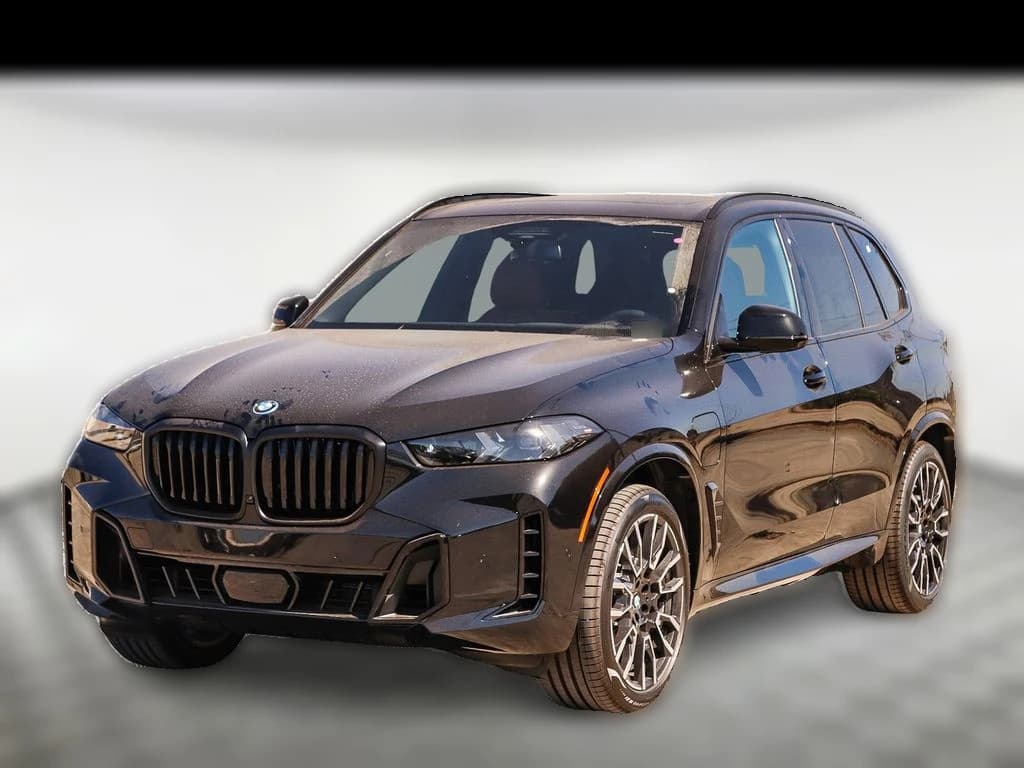 BMW X5 xDrive50e Plug-In Hybrid 2026 — side view