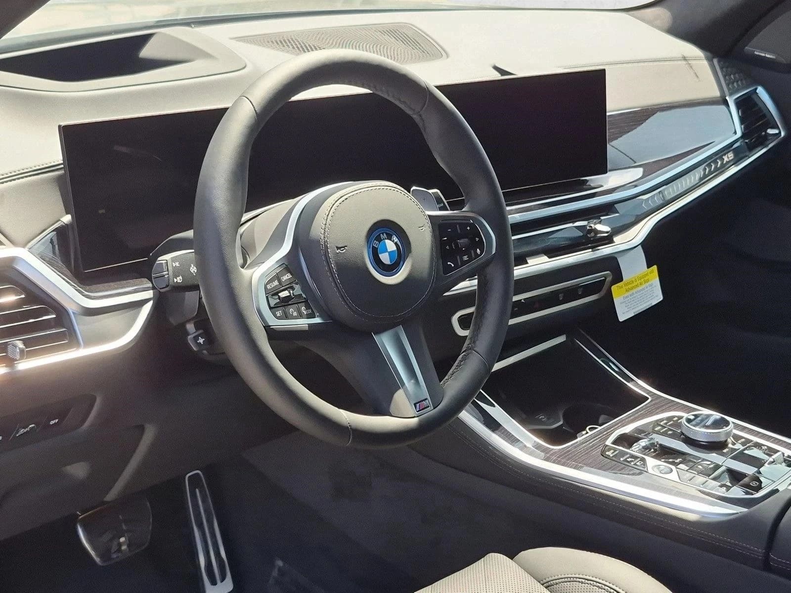 BMW X5 xDrive50e Plug-In Hybrid 2026 — side view