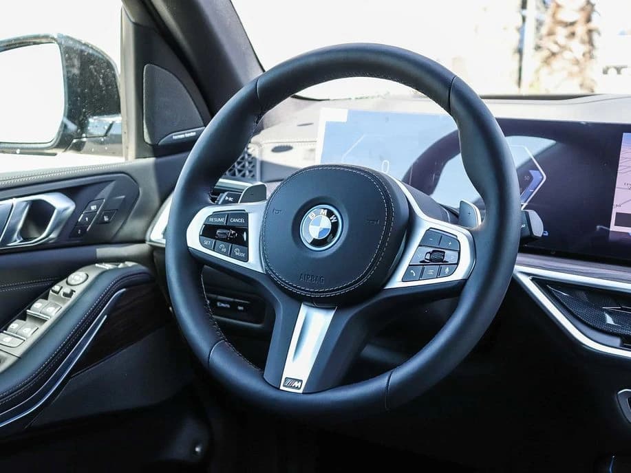 BMW X5 xDrive50e Plug-In Hybrid 2026 — side view